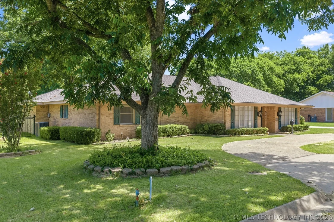 Photo of 521 Circle Drive