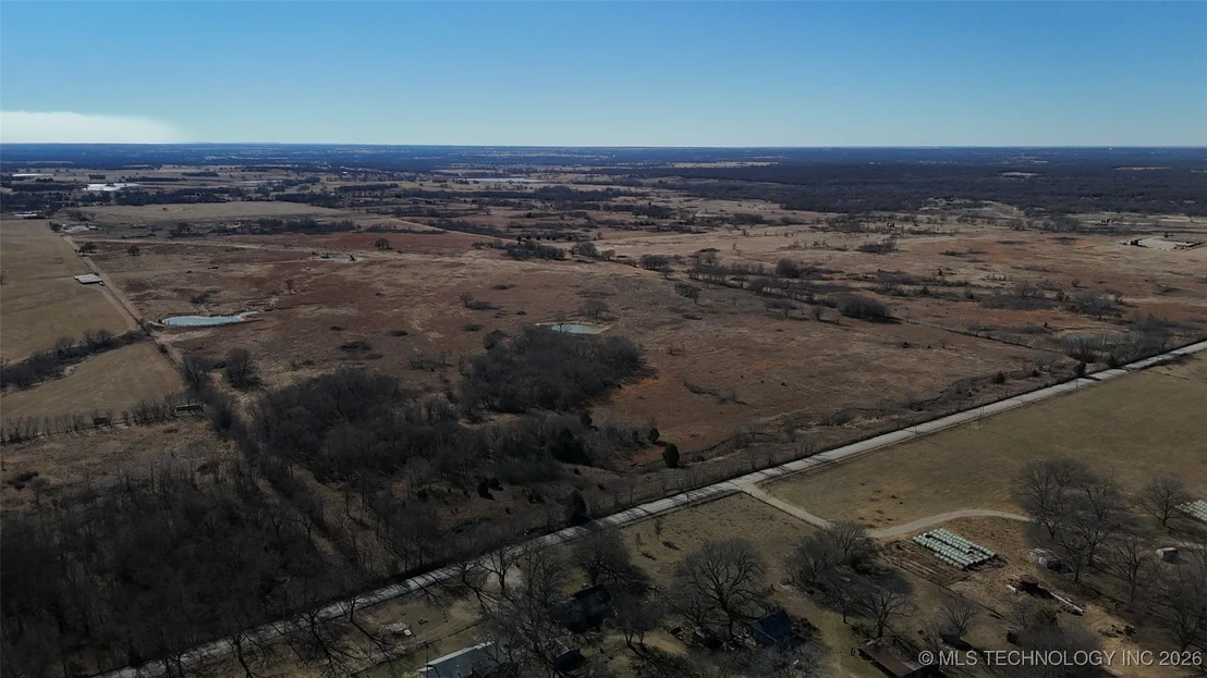 Photo of 01 Holiday Road
