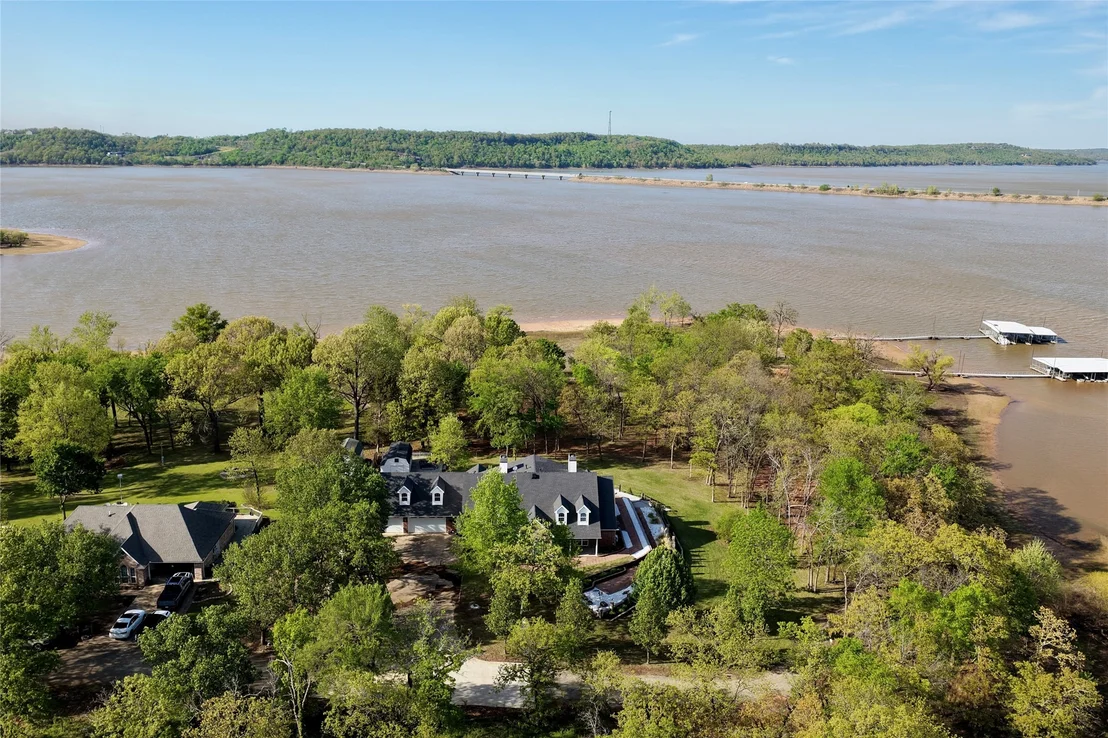 Photo of 25 E Shoreline Drive