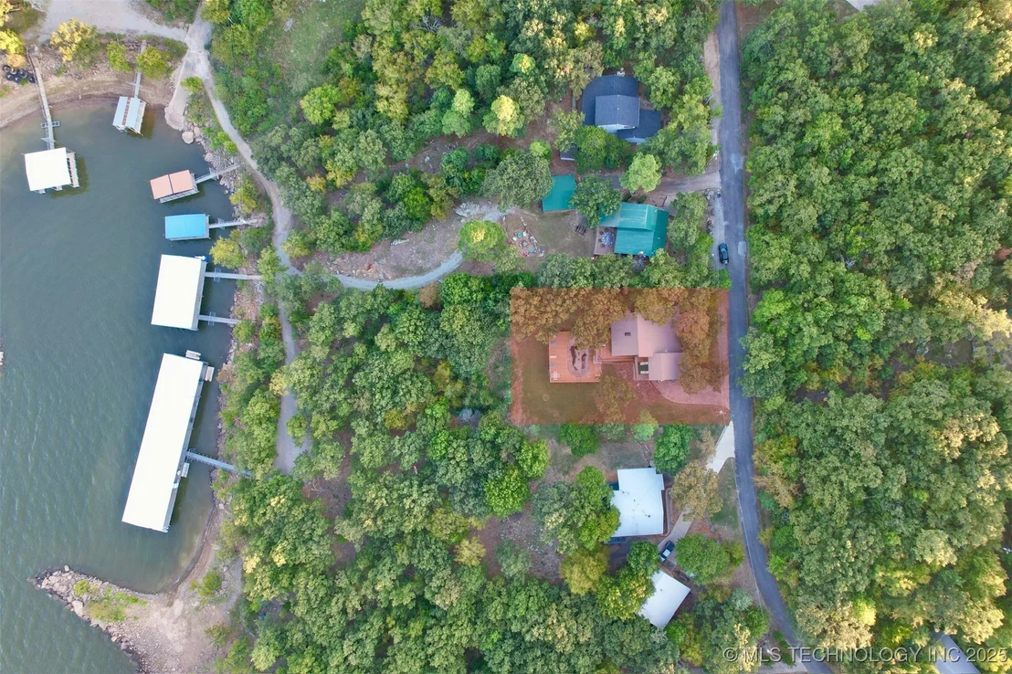 Photo of 1048 Robin Hood Road