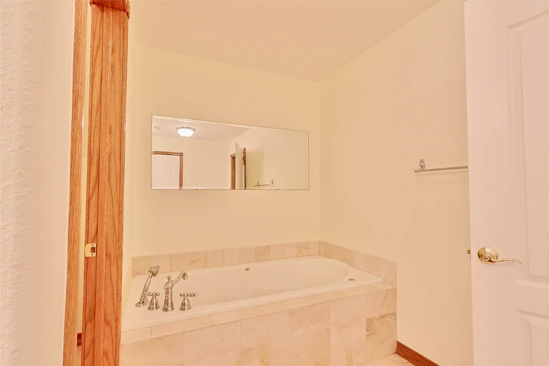 Photo of 25 E Shoreline Drive