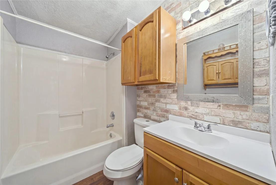 Photo of 394107 E 1150 Road