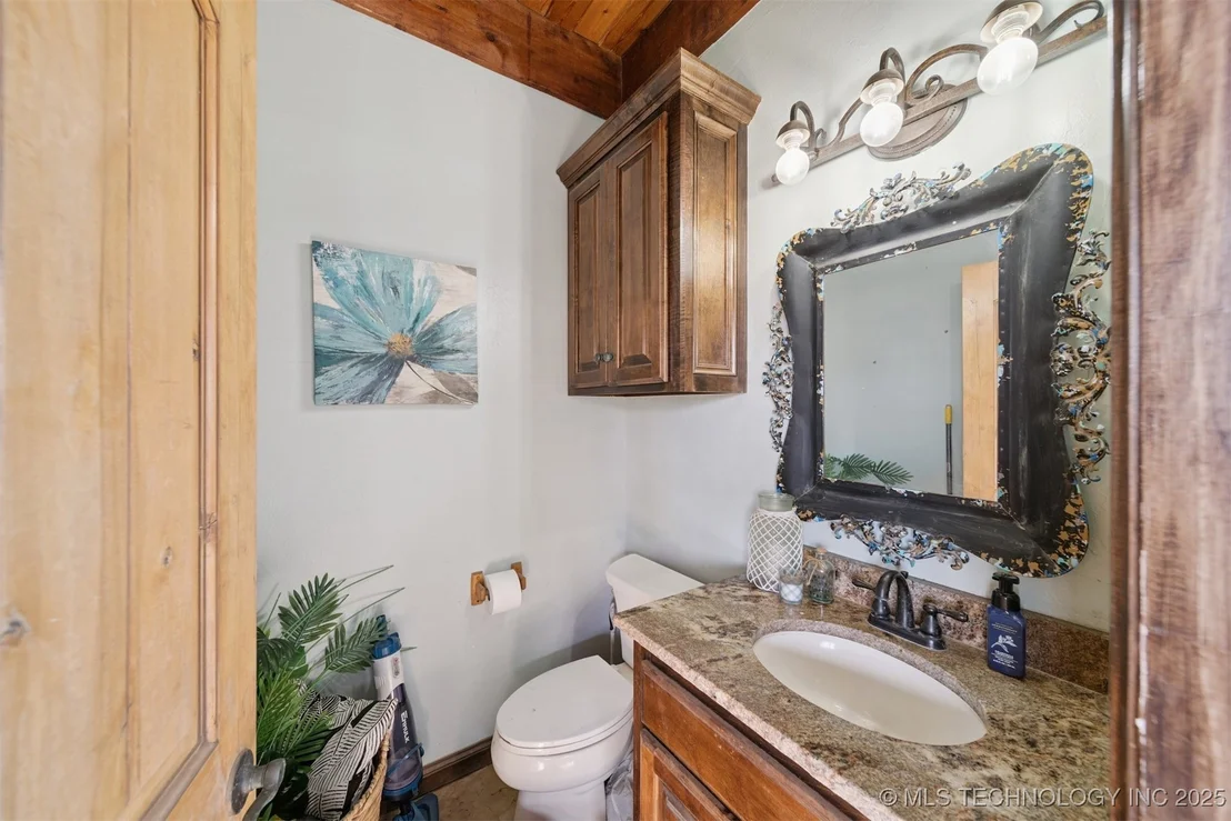 Photo of 908 W 9th Street