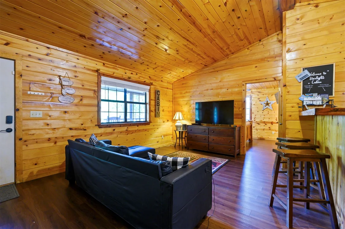 Photo of 609 Canoe Road