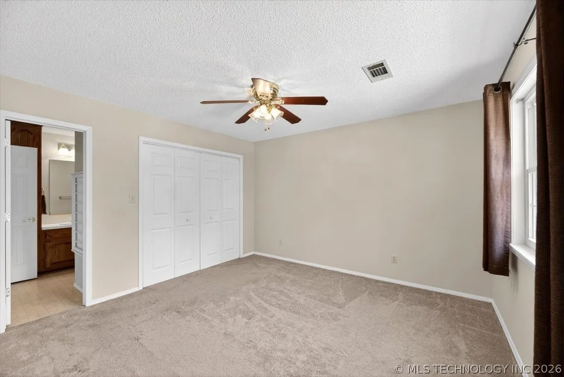 Photo of 36602 Ridge