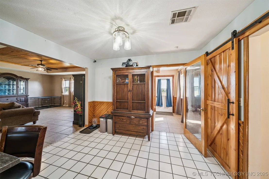 Photo of 109159 S 4210 Road