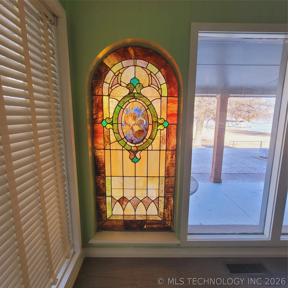 Photo of 105 Lakeview Drive