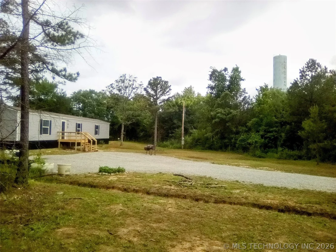 Photo of 21 County Line Road E