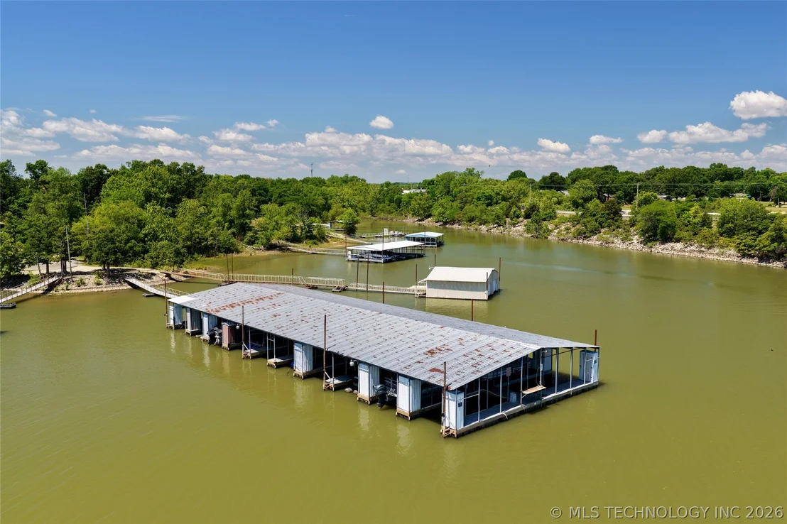 Photo of 105 Lakeview Drive
