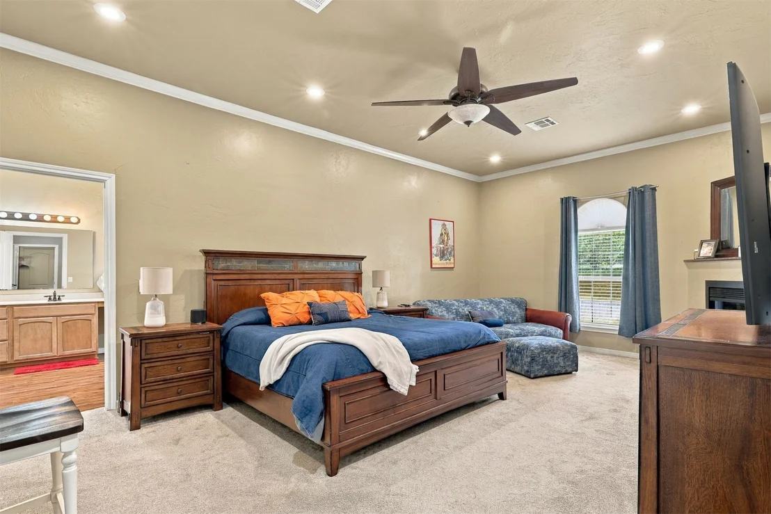 Photo of 2355 Bryan