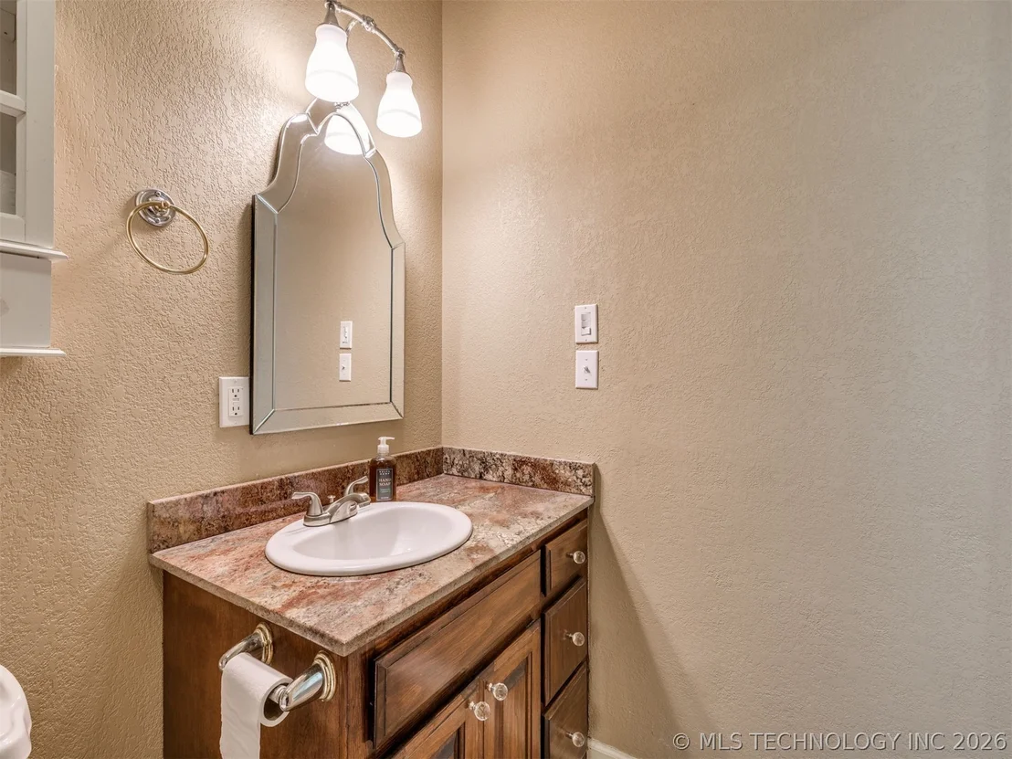 Photo of 332 E Highland Avenue