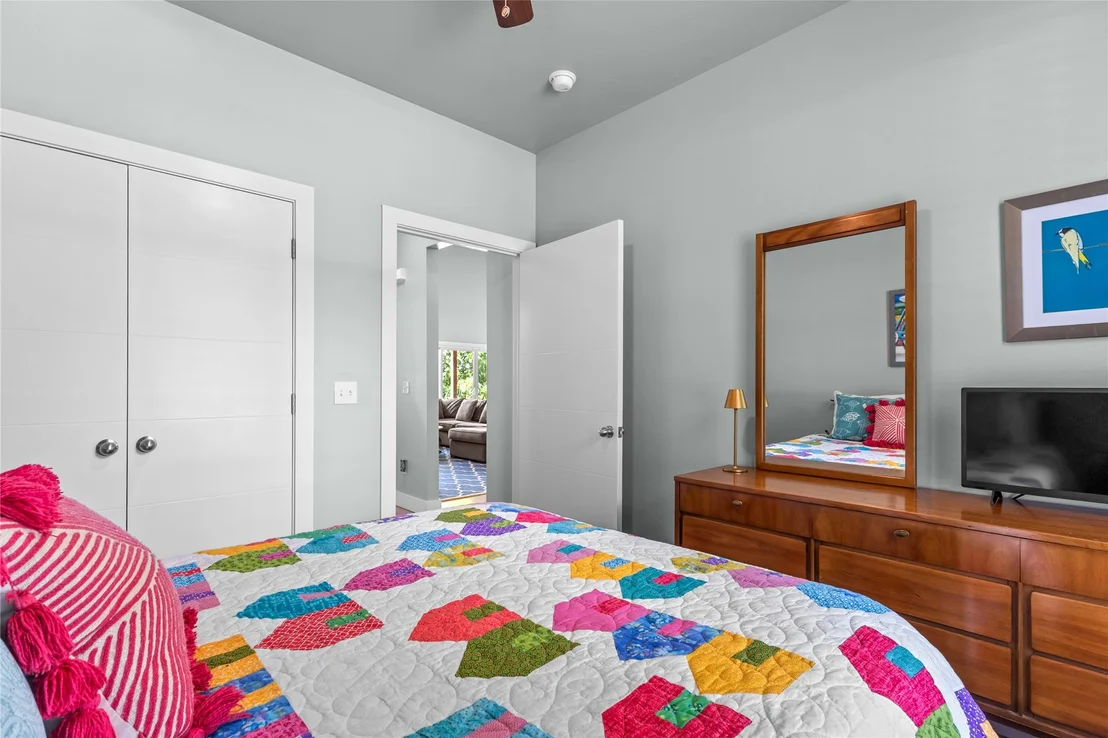 Photo of 905 N E Street