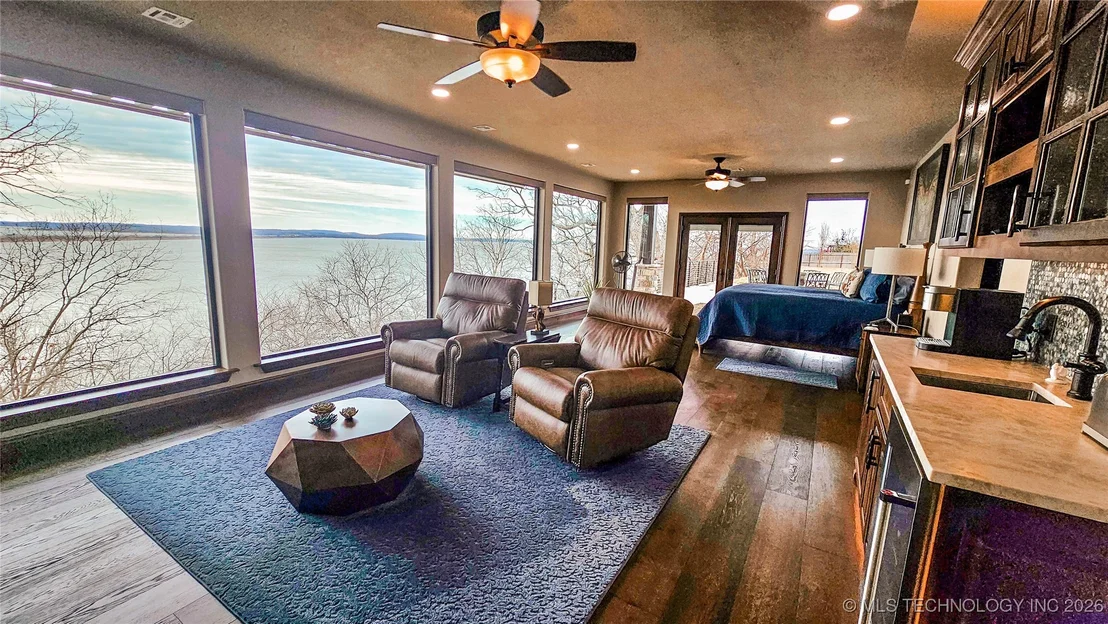 Photo of 417188 Mockingbird Lane