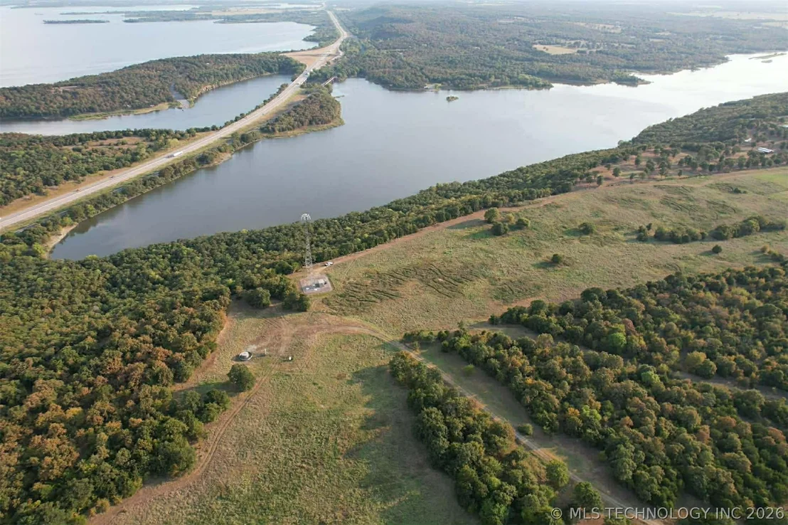 Photo of 933 Higgins Road