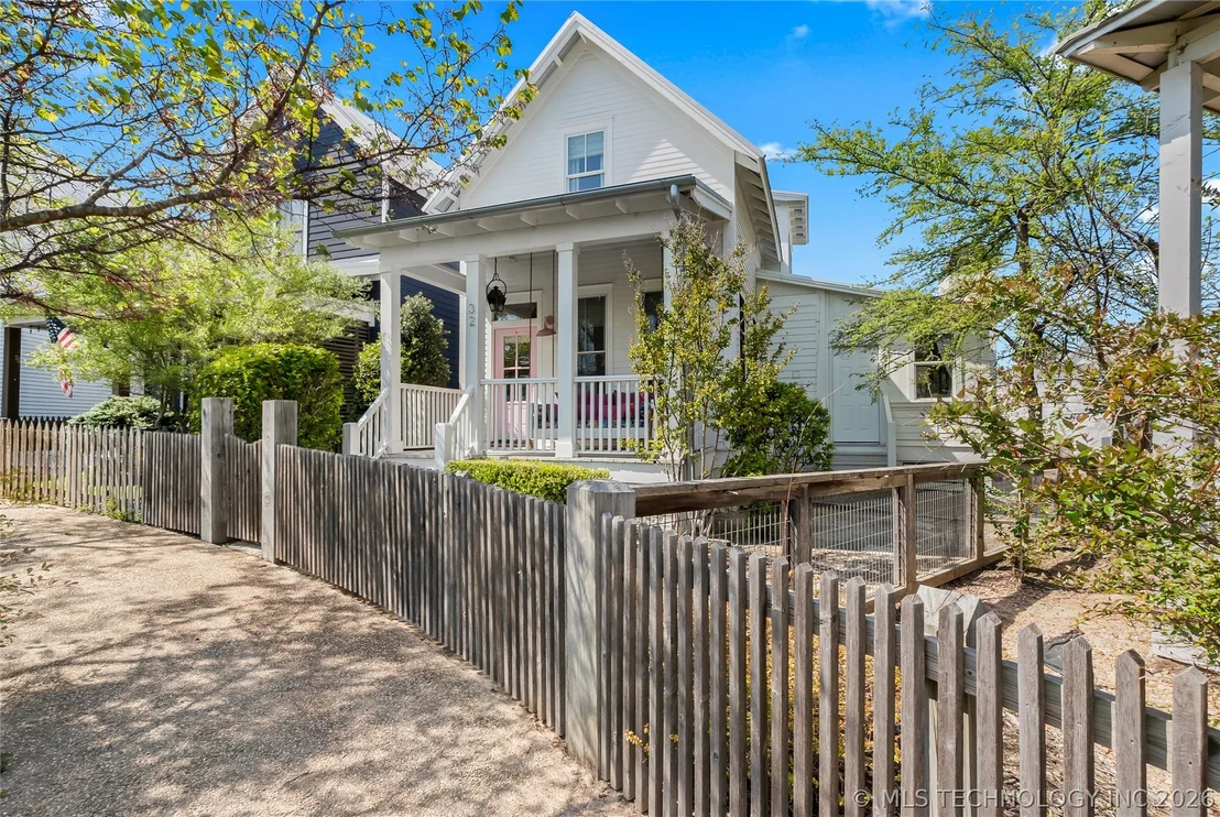 Photo of 32 Firefly Lane