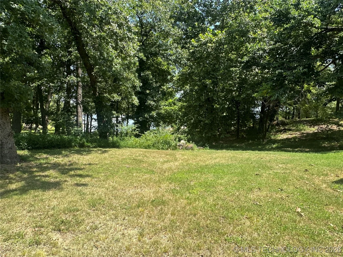Photo of 1372 Warren Road