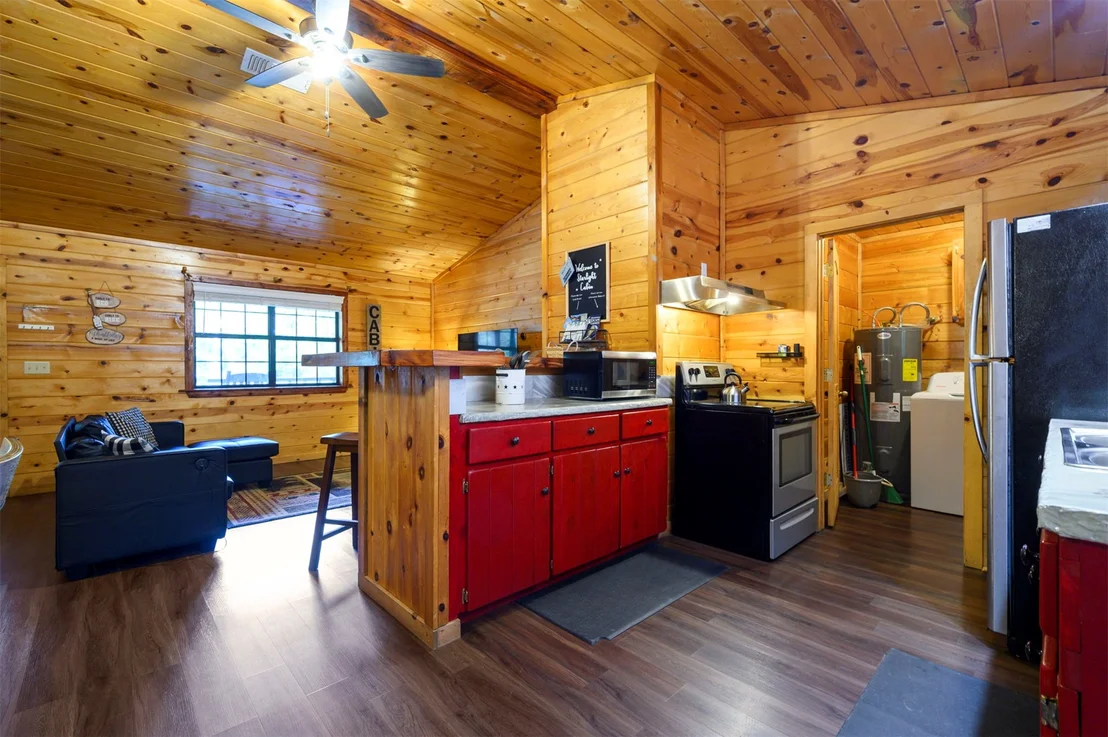Photo of 609 Canoe Road