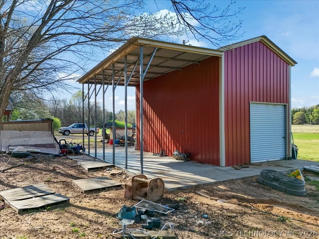 Photo of 2576 Winnett Road