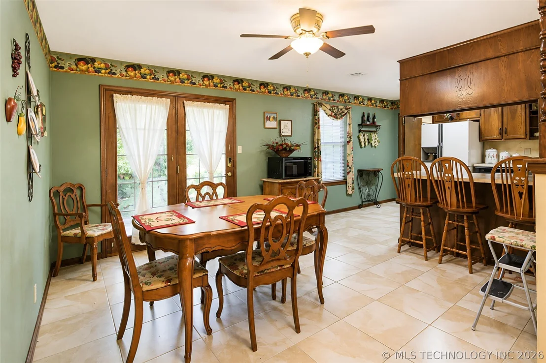 Photo of 15895 Briar Road