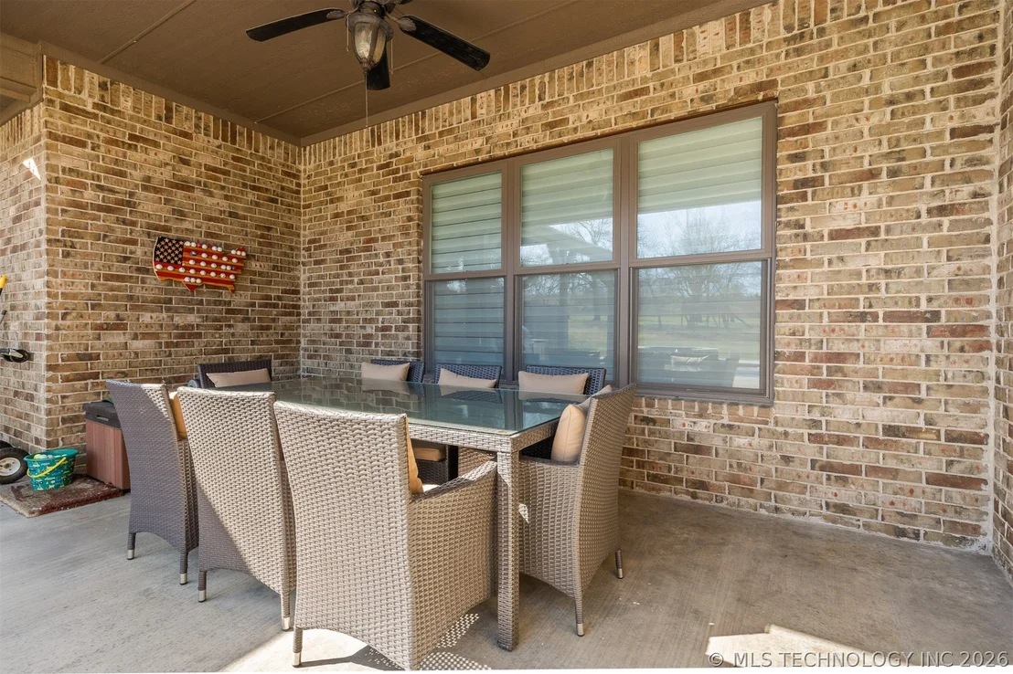 Photo of 1451 Gateway Road