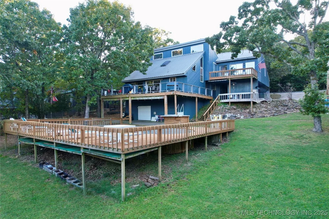 Photo of 1048 Robin Hood Road