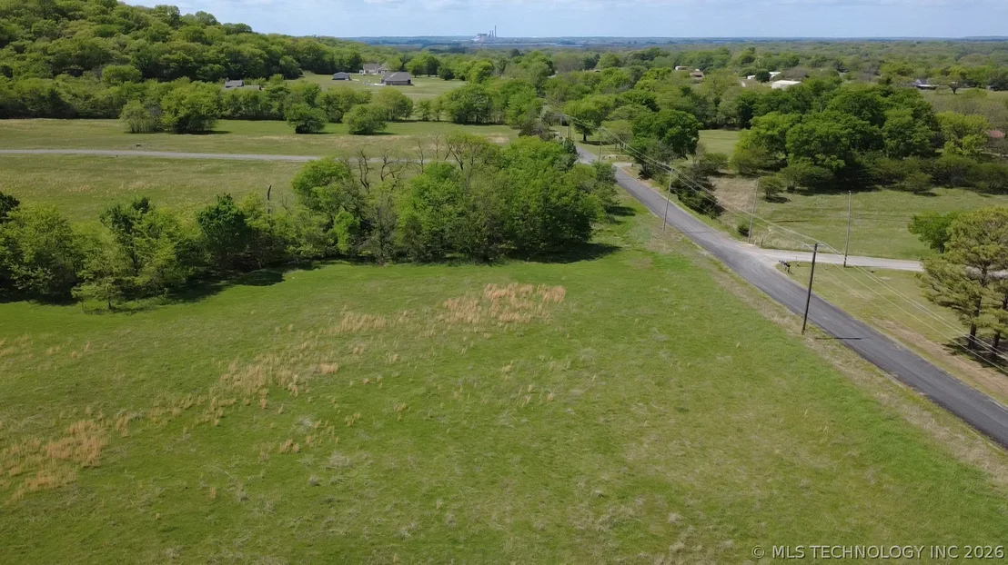Photo of 414 S Thunder Road
