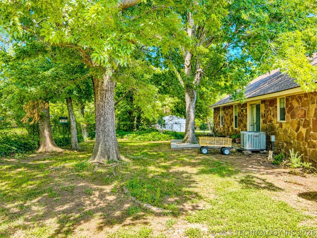 Photo of 15895 Briar Road