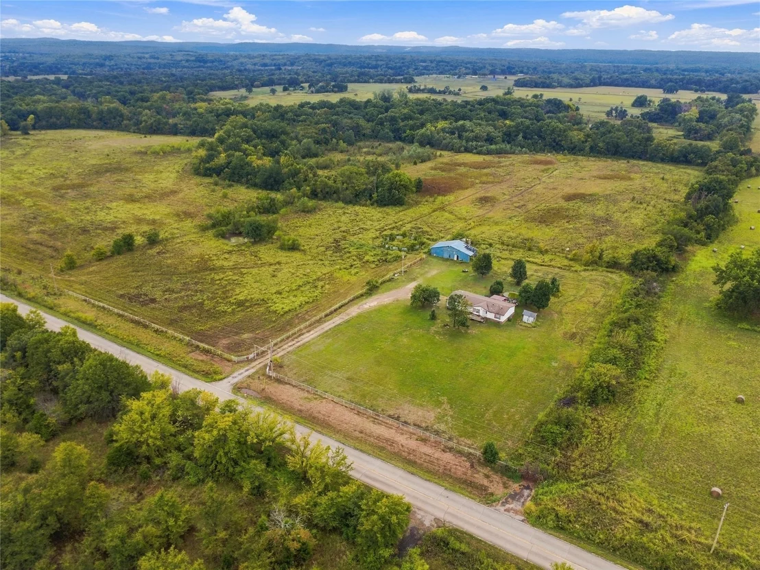 Photo of 394107 E 1150 Road