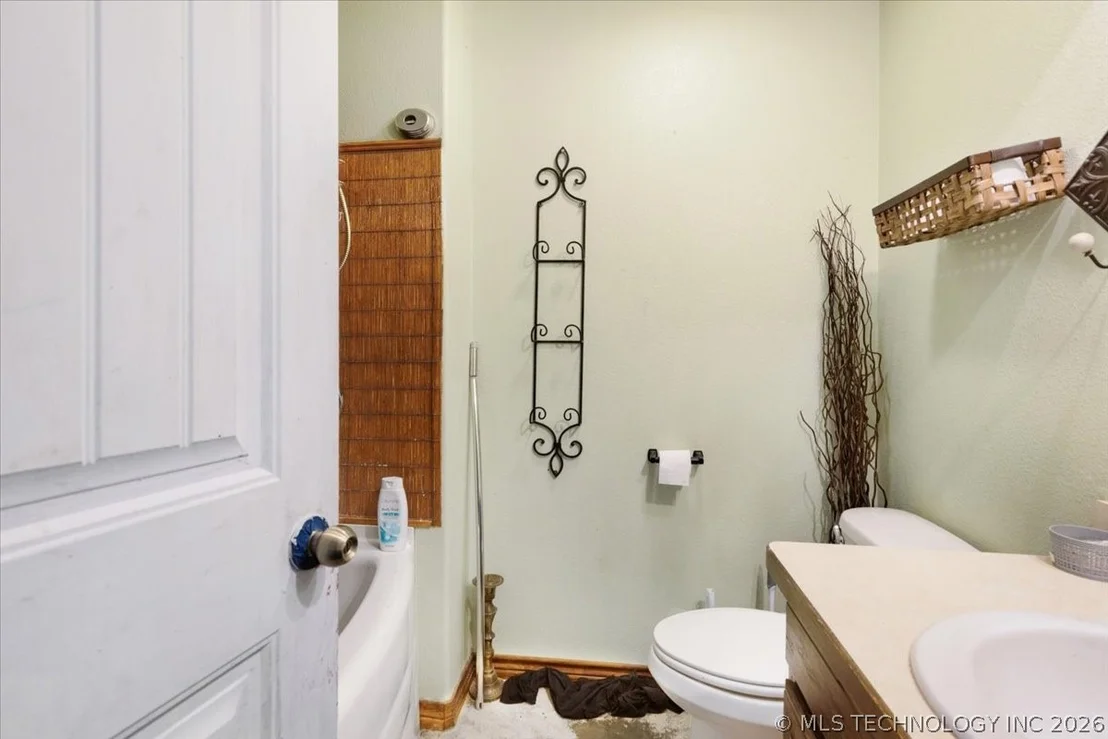 Photo of 2576 Winnett Road