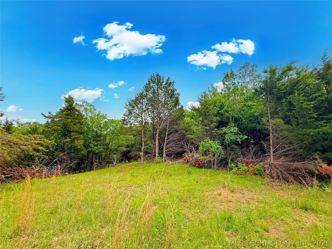 Photo of 46 Lakeside Circle