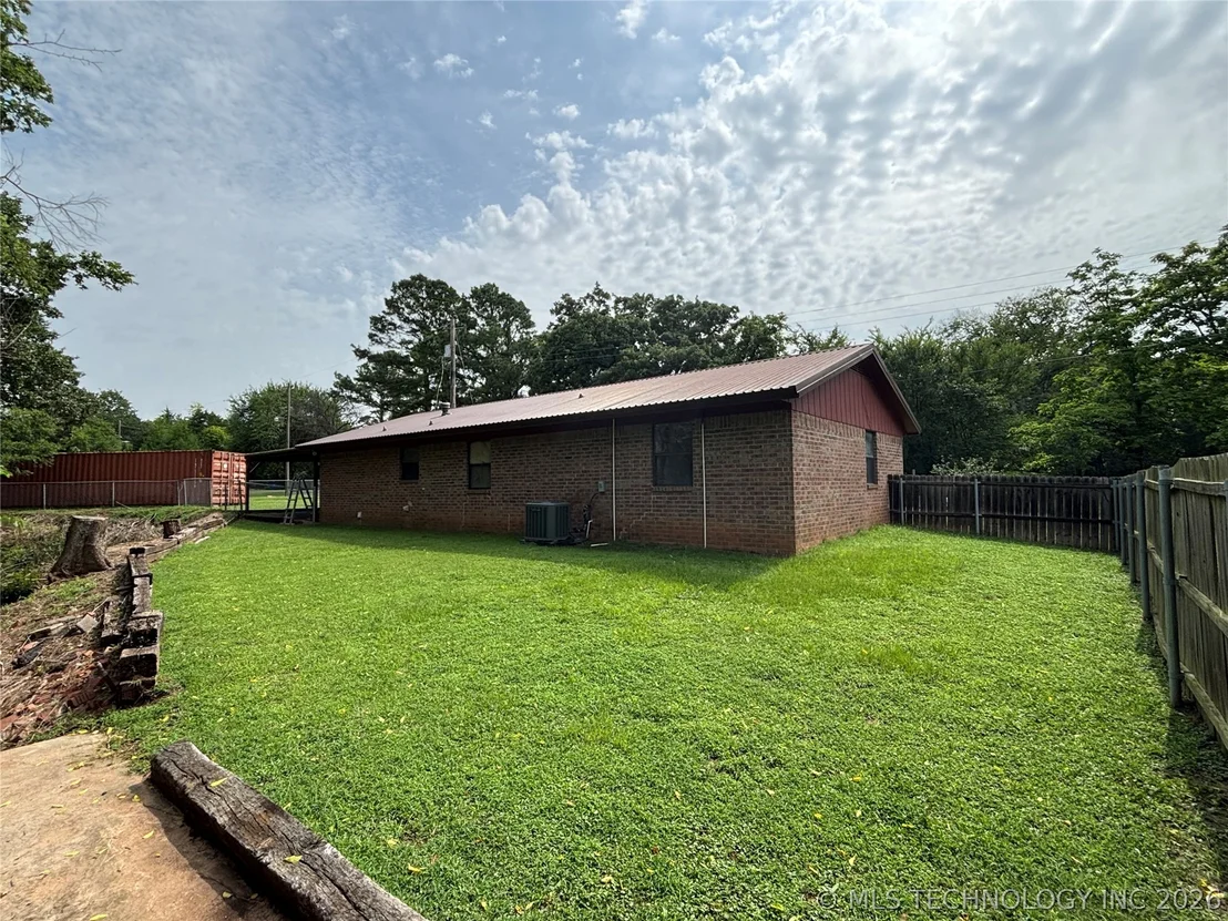 Photo of 601 E Womack