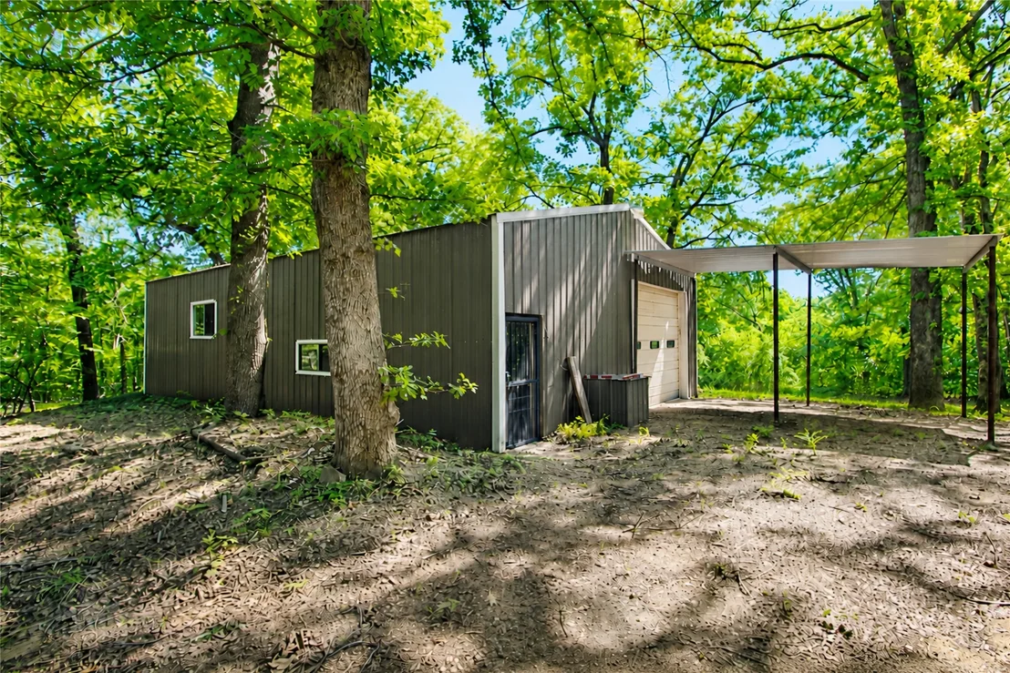 Photo of 3260 Howard Road
