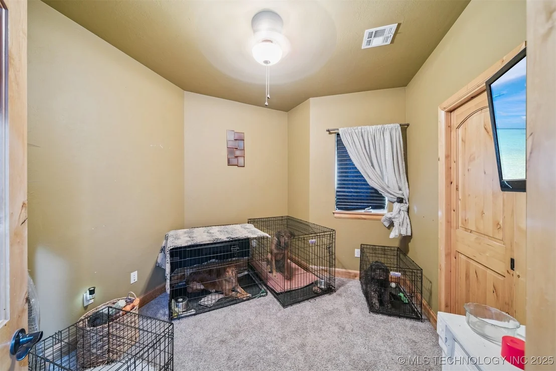 Photo of 908 W 9th Street