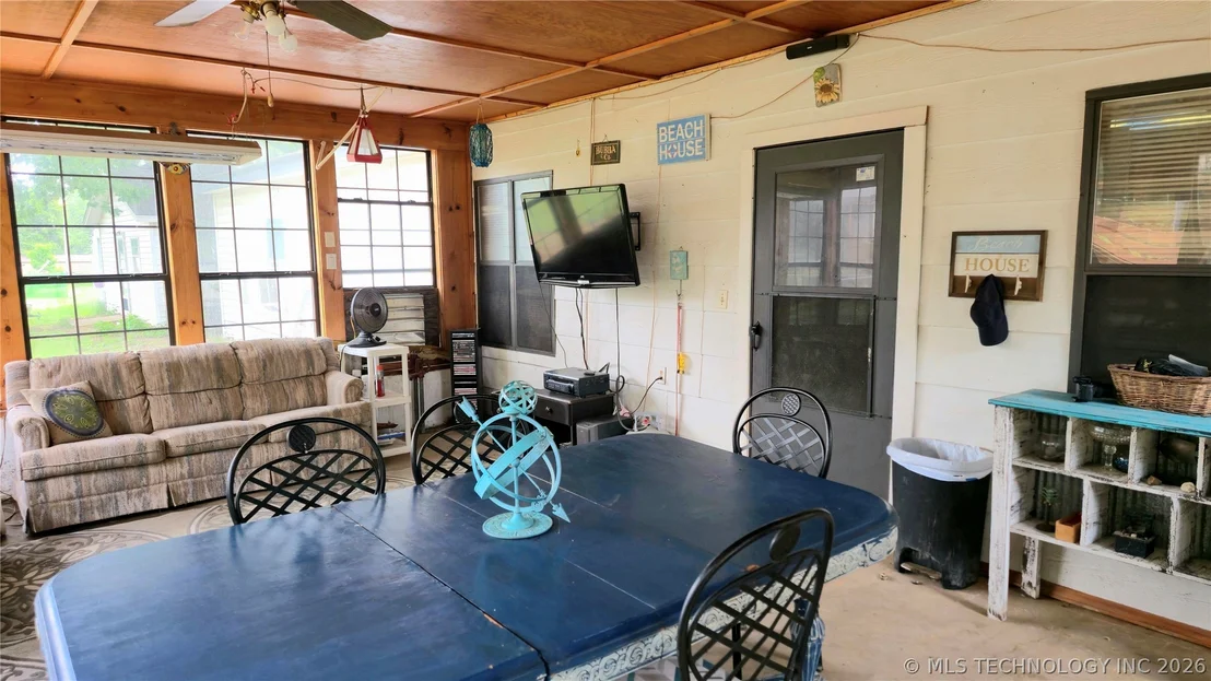 Photo of 417566 E 1140 Road