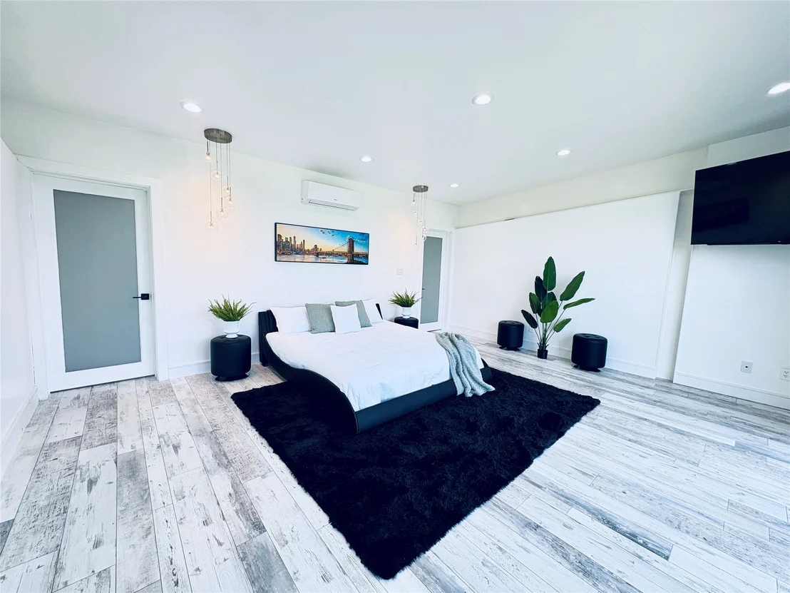 Photo of 546 Mockingbird