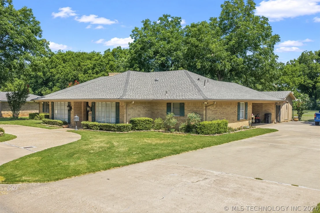 Photo of 521 Circle Drive