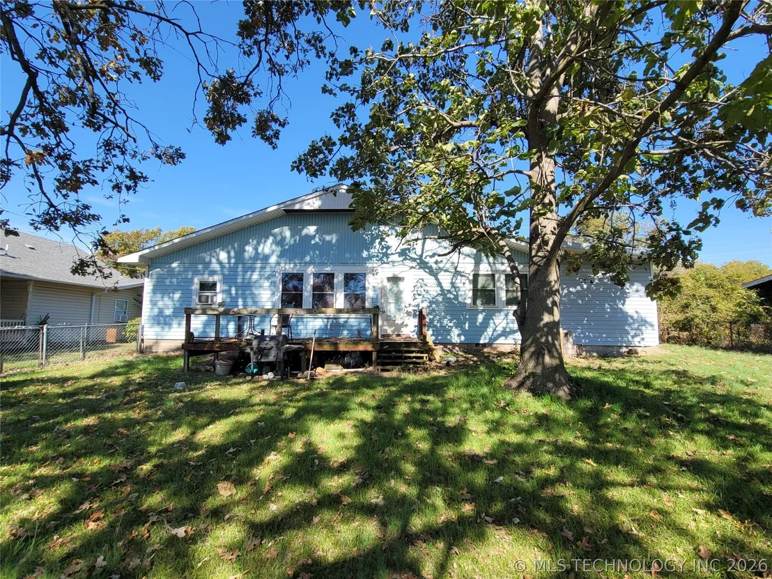 Photo of 416036 La Vista Drive