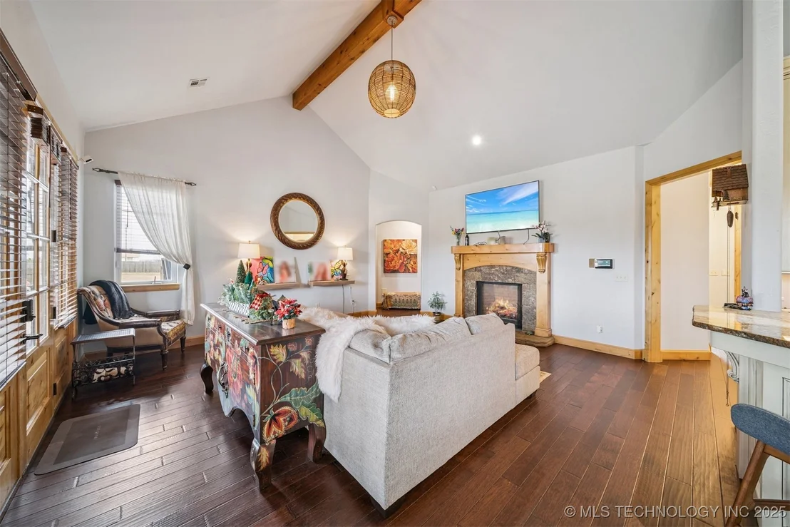 Photo of 908 W 9th Street