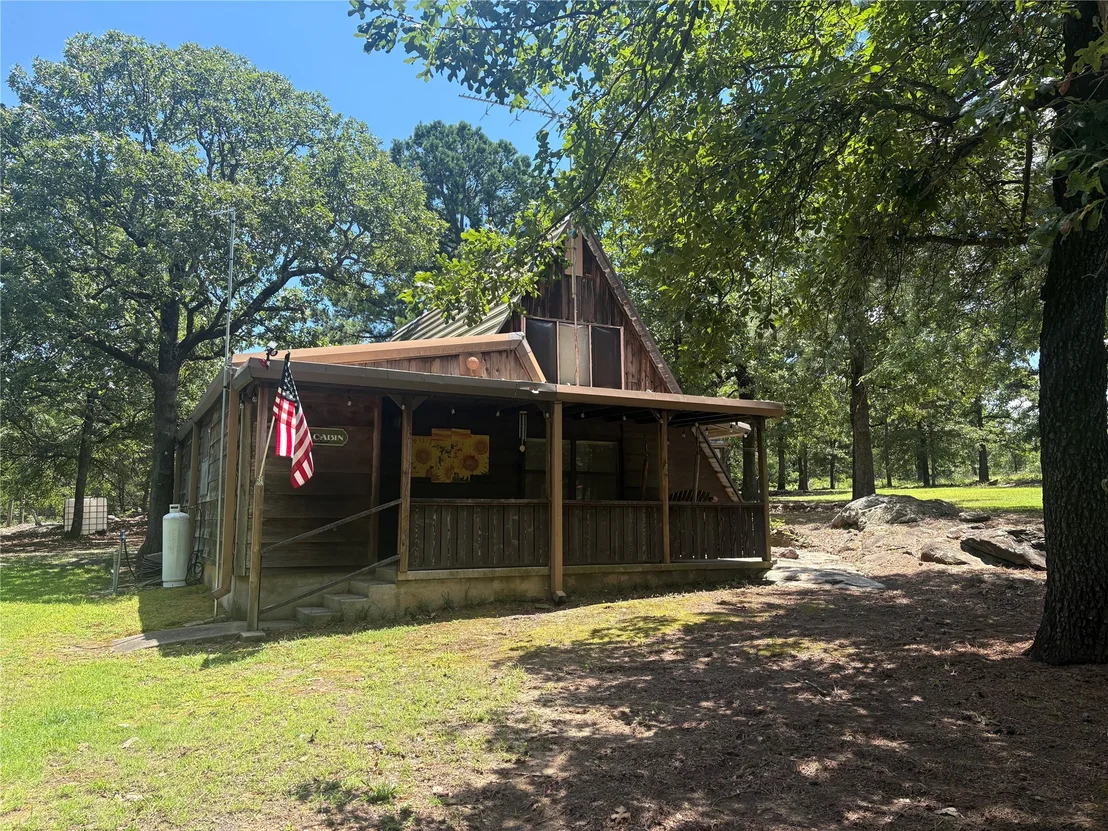 Photo of 979 County Line Road