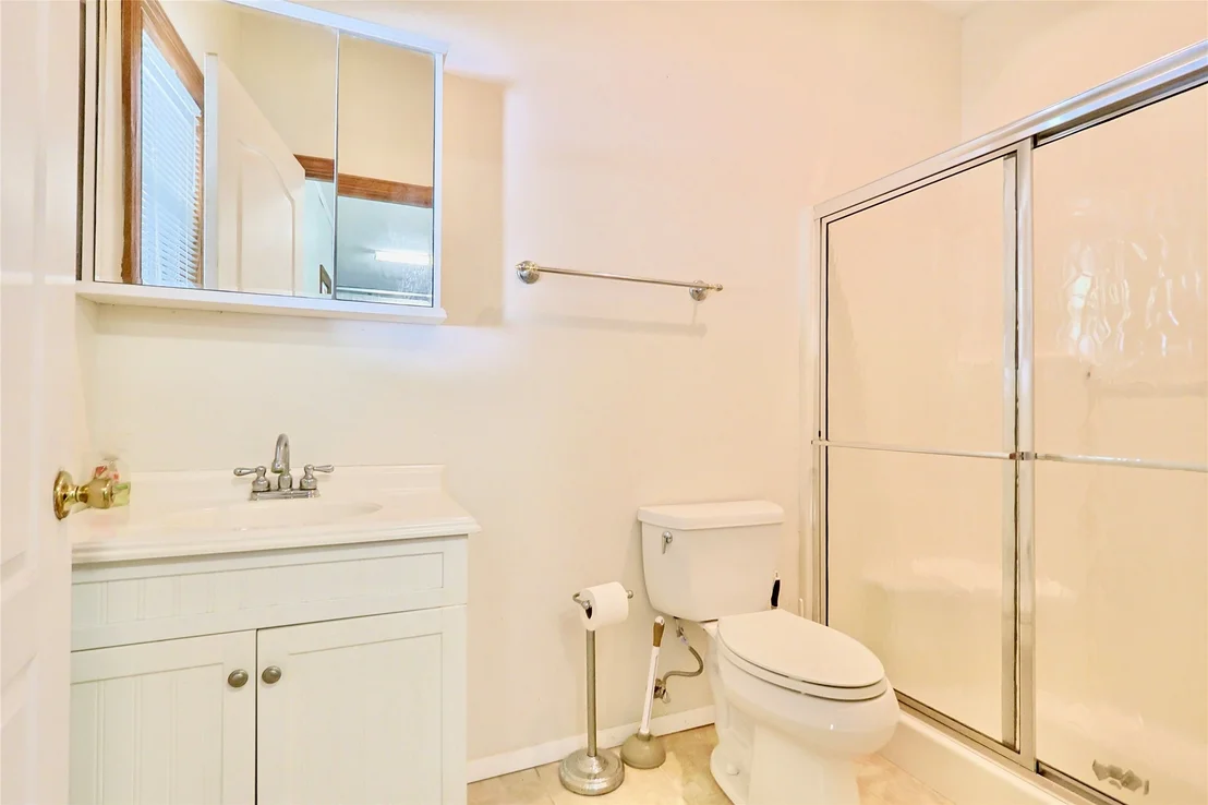 Photo of 25 E Shoreline Drive