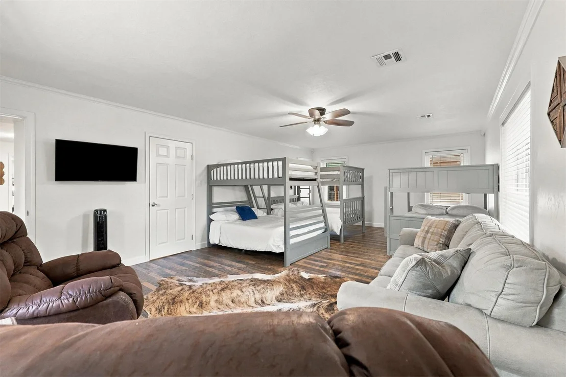Photo of 2828 Riverview Road