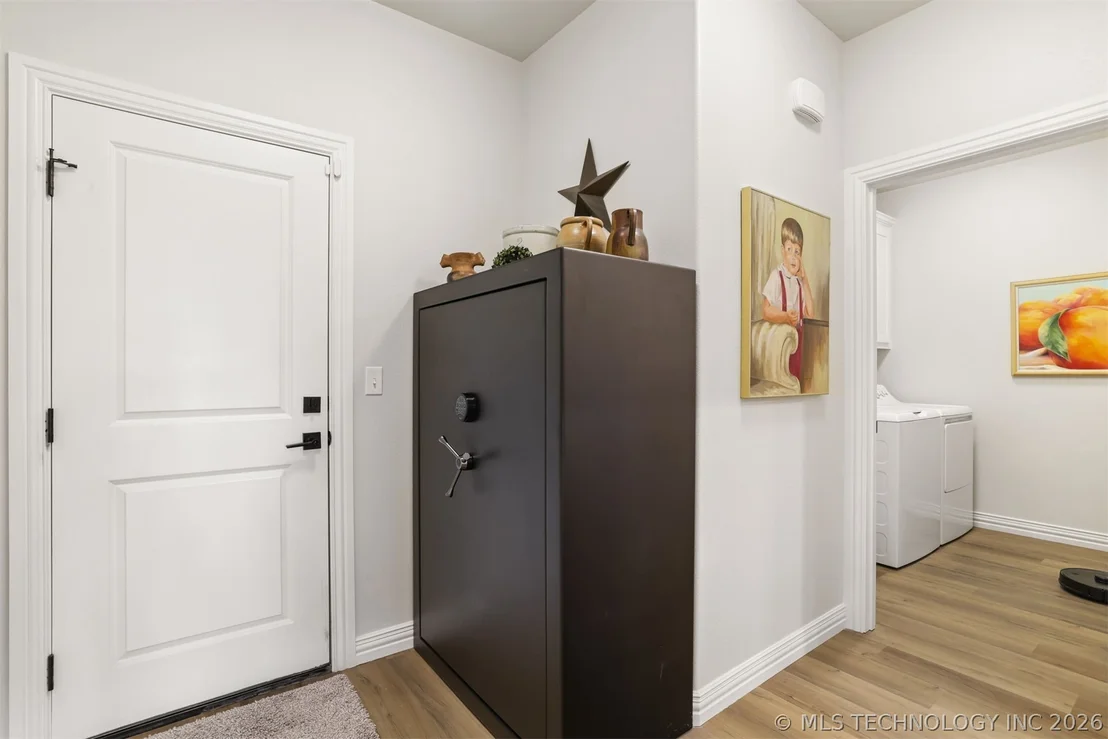 Photo of 302 Peachtree Road