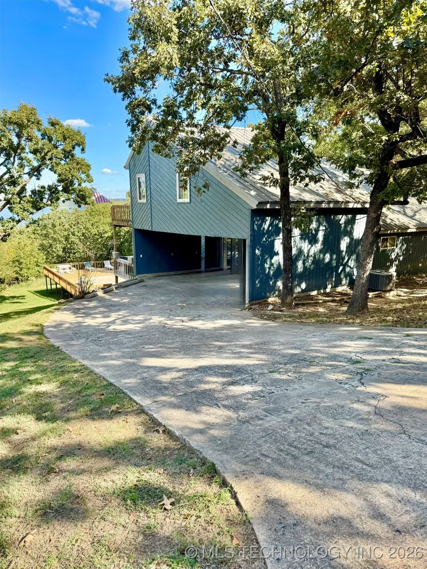 Photo of 1048 Robin Hood Road