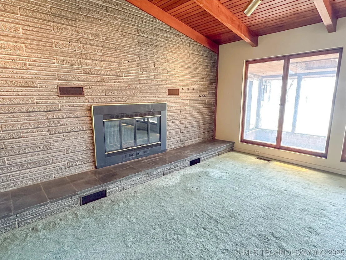 Photo of 418391 E 1215 Road
