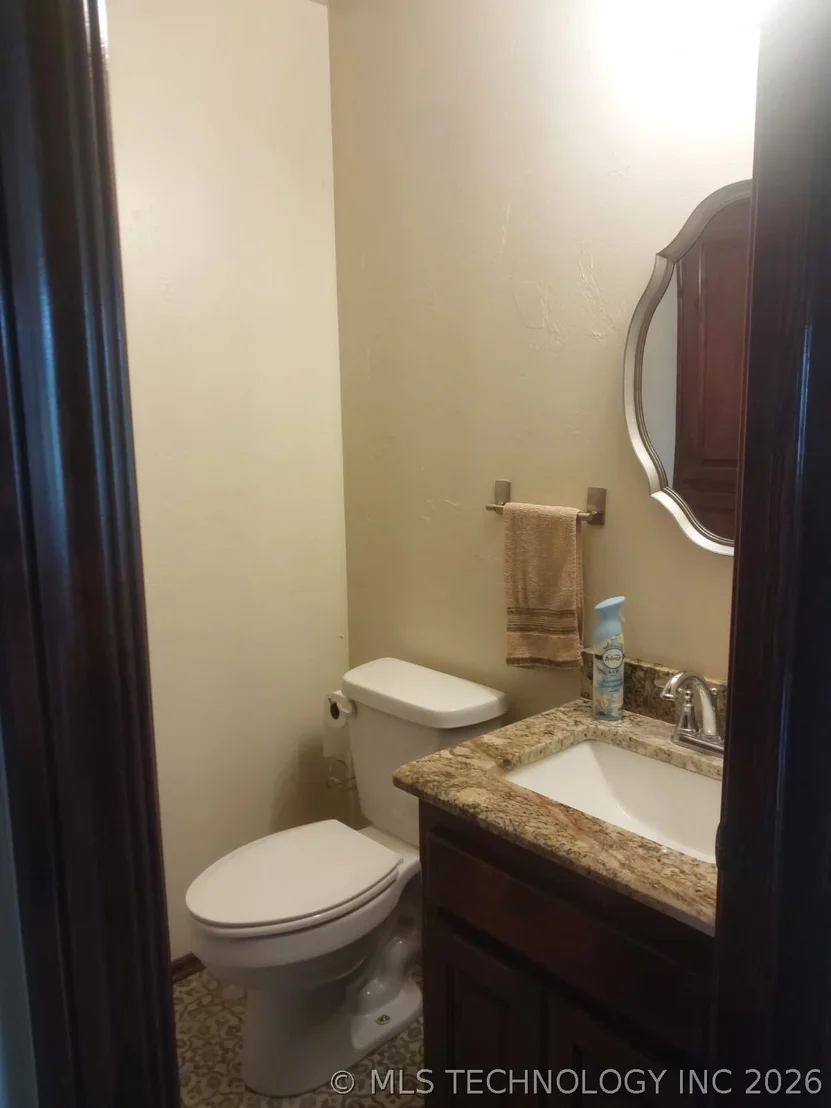 Photo of 2216 Bristol Road