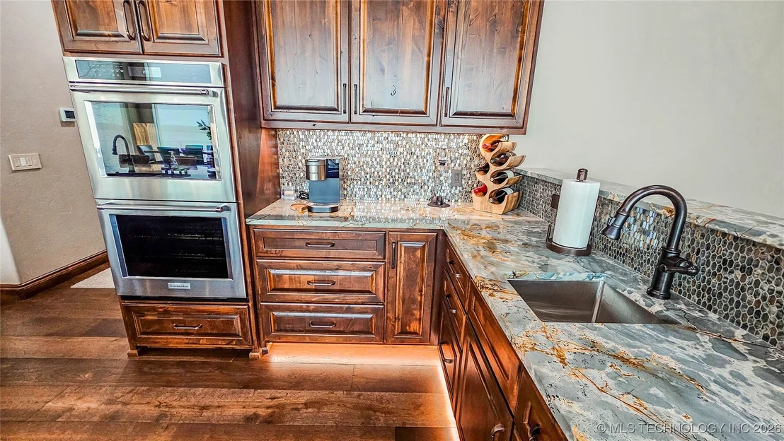 Photo of 417188 Mockingbird Lane