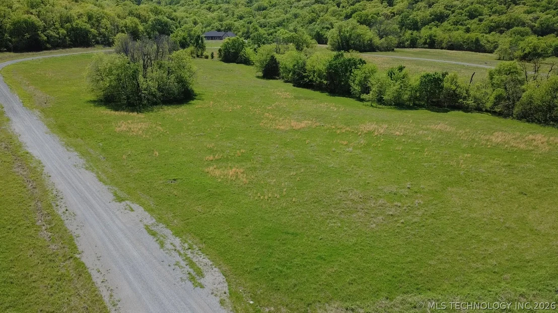 Photo of 404 S Thunder Road