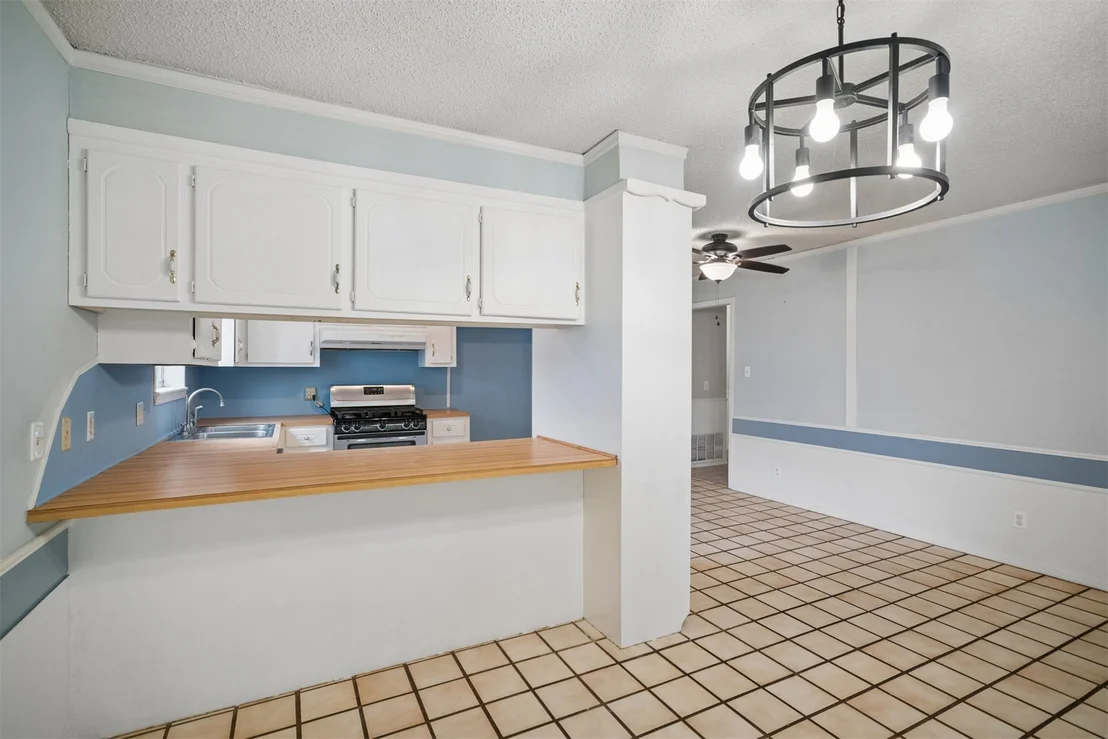 Photo of 903 Holmes
