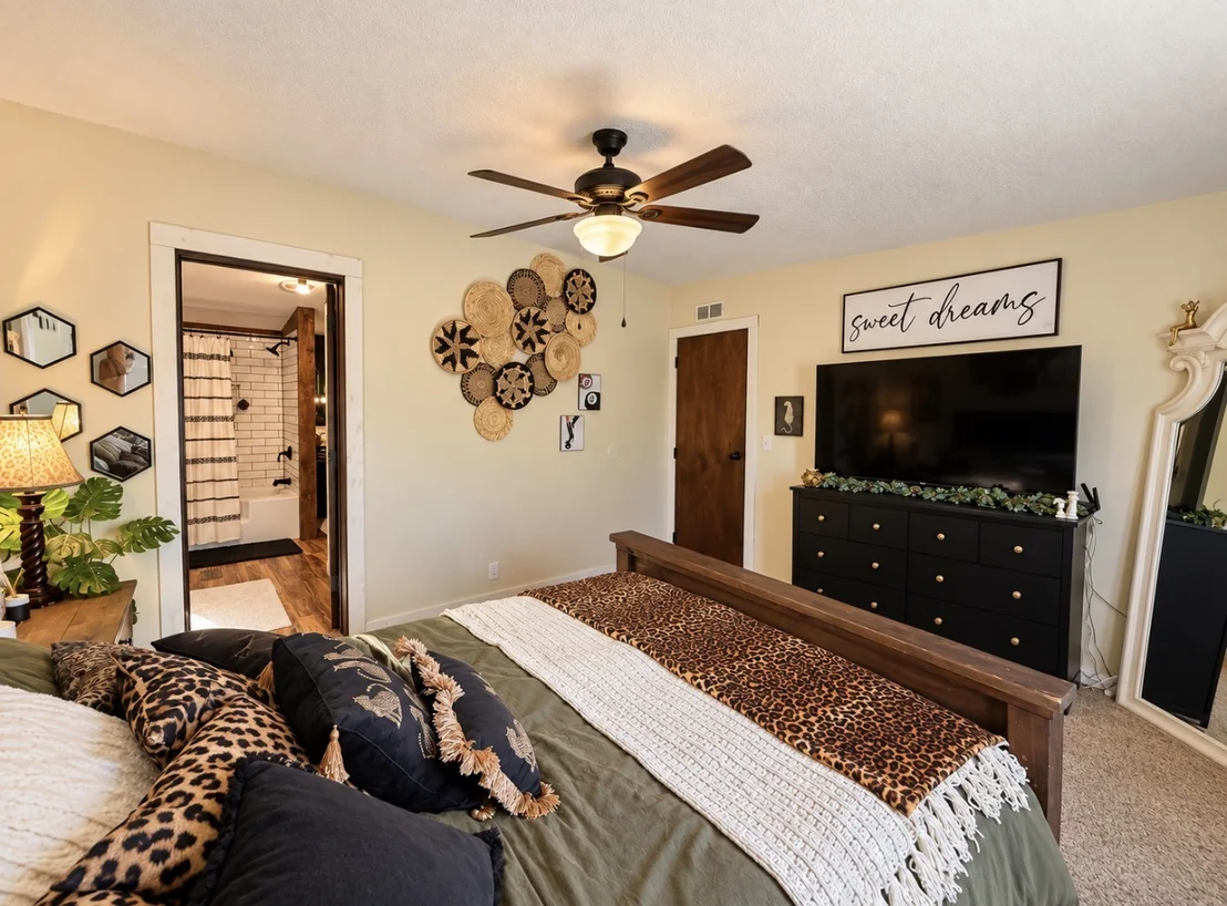 Photo of 10549 W Perry Road