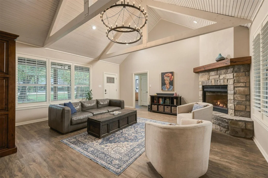 Photo of 205 Thousand Oaks